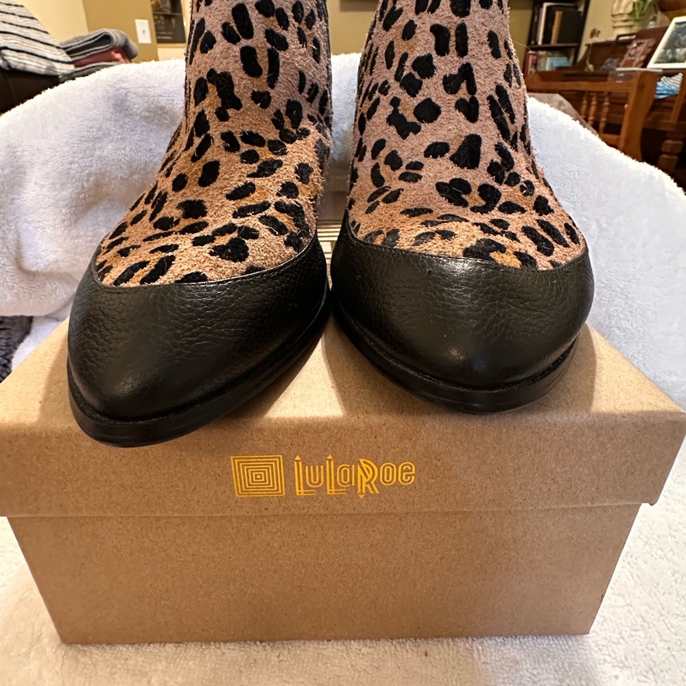 LuLaRoe Supply Women's Leopard Print Ankle Boots - Black and Tan - Picture 5 of 9